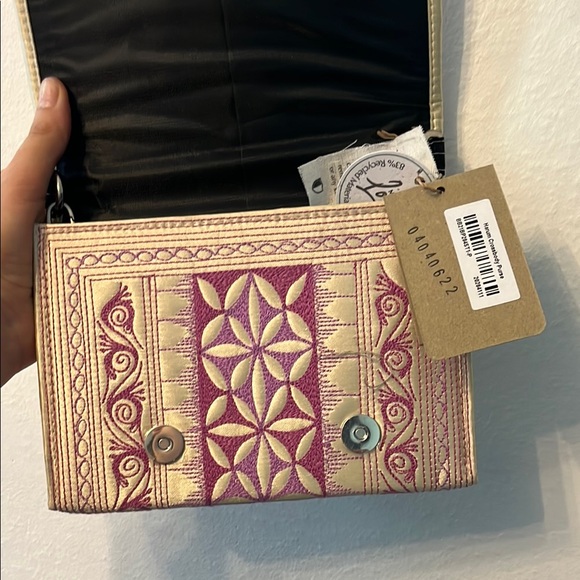 Banda Bags Crossbody Purse - Picture 2 of 4